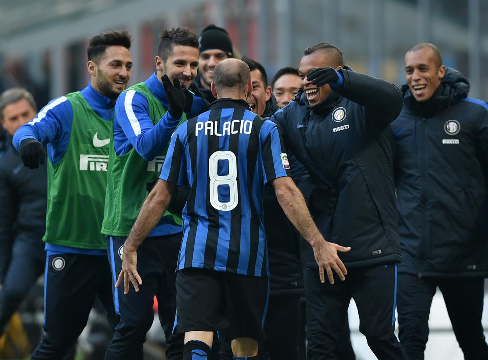 世体：梅西亲签的新秀球星卡被拍卖行估值35000欧元（世体：梅西亲签新秀卡获拍卖行估价3.5万欧元）