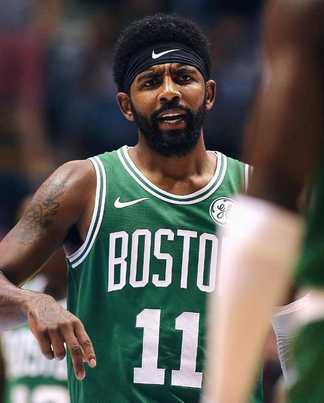 山东篮球名宿纪民尚连中62记罚球展现扎实基本功（山东篮坛名宿纪民尚罚球62连中，扎实基本功尽显）