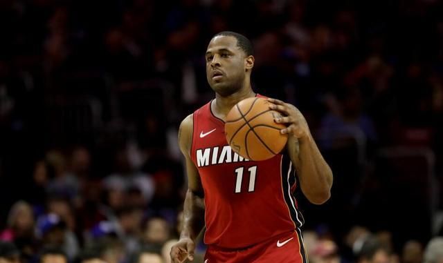 战术失误，换人错误，临场指挥太差！袁志执教水平急需提高（战术失策、用人失当、临场指挥欠佳，袁志执教水平亟需提升）