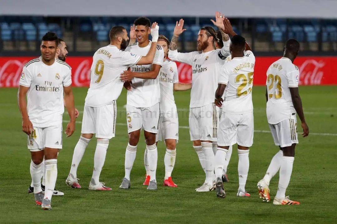 队报：皇马视维尼修斯为竞技层面和经济层面极为重要的资产（《队报》：皇马把维尼修斯视作竞技与经济双重层面的关键资产）