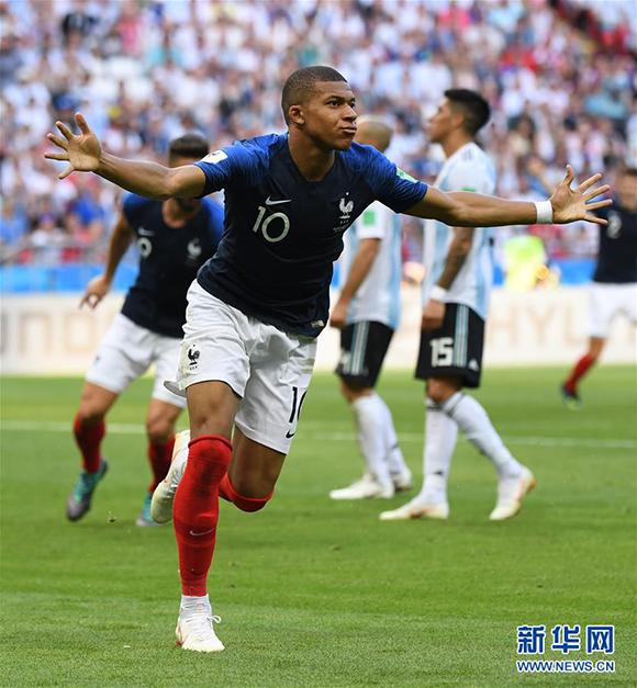 波特：帕奎塔能够挺过来很不容易；他在西汉姆联很开心（波特：帕奎塔挺过难关并不容易，他在西汉姆联过得很开心）