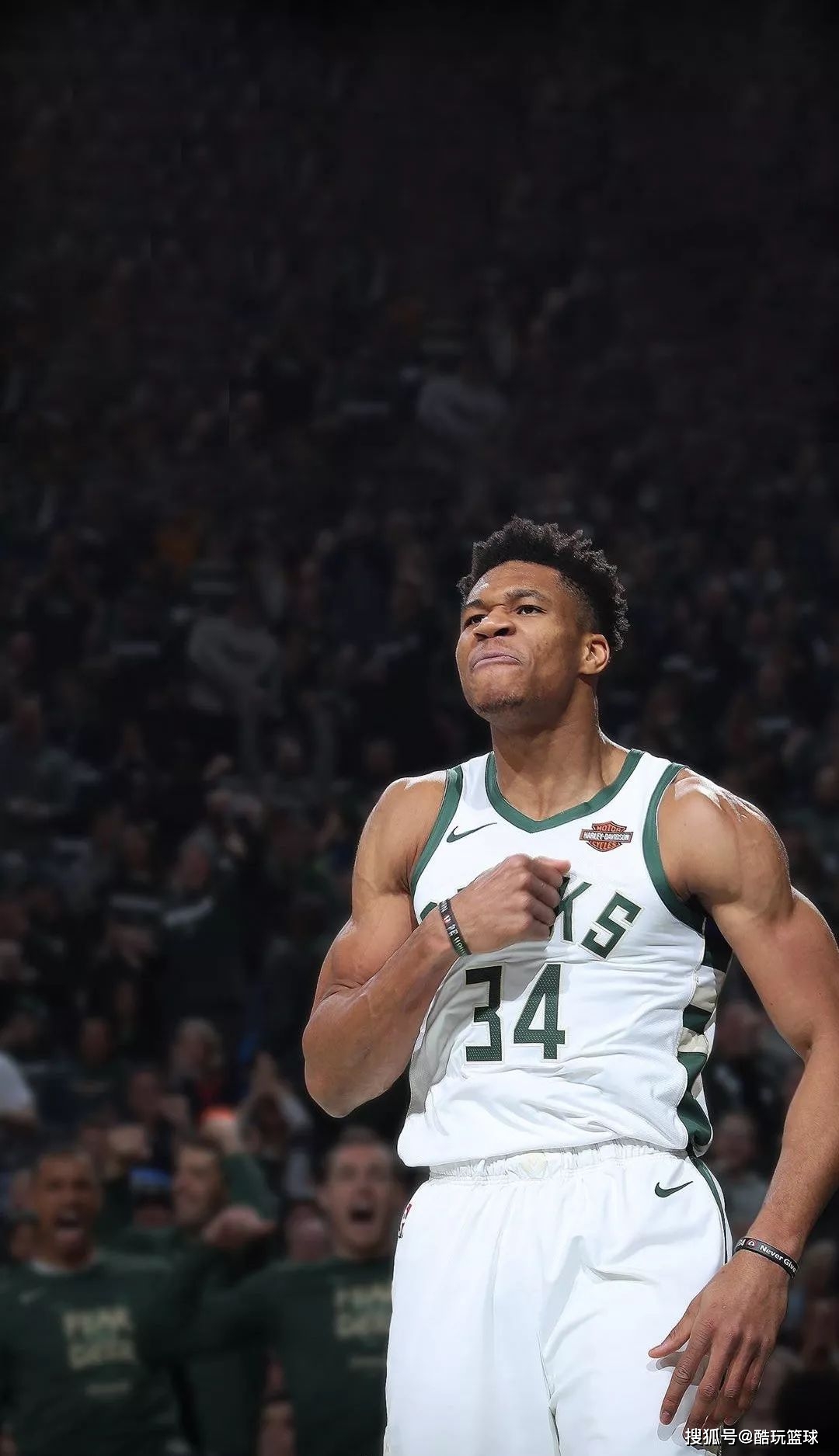 内马尔近3场4球1助攻帮助桑托斯成功保级，并拿到南球杯资格（内马尔近3战4球1助，助桑托斯完成保级并锁定南球杯席位）