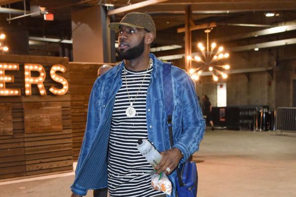 曼联有望以低价签下顶级中场球员，一月份的转会决定已经出炉（曼联或以低价签下顶级中场，1月转会已拍板）