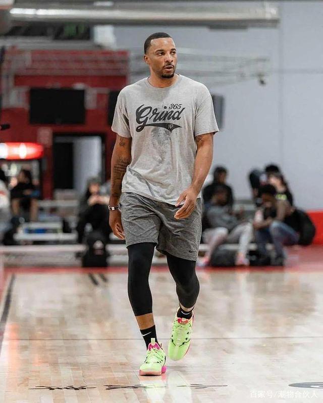 意媒：那不勒斯希望1月从曼联租借梅努，罗马加入竞争（意媒：那不勒斯拟一月向曼联租借梅努，罗马亦加入争夺）