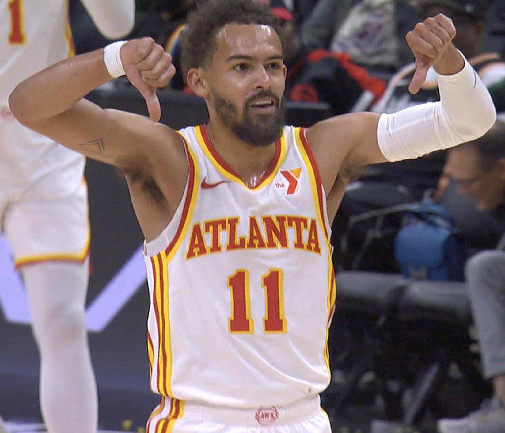 你故意的吧？范戴克防守传中时高举右手导致手球送点（范戴克防守传中时高举右手手球，被判点球）