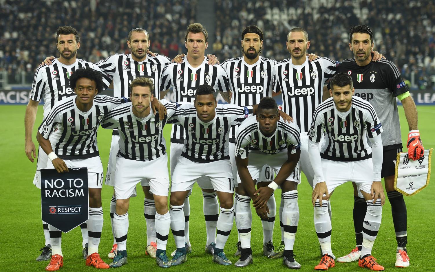 邮报：纽卡正努力与莱比锡就谢什科达成协议，球员愿意加盟